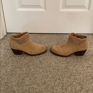 Born tan suede short ankle bootie boots size 6